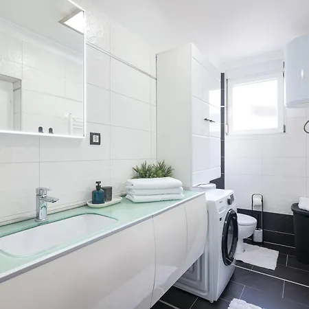 Amigo Apartment *